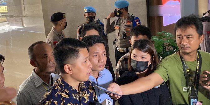 keluarga-korban-kanjuruhan-lapor-ke-bareskrim-polri-tak-ada-keadilan-di-polda-jatim.jpg