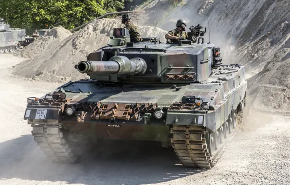 leopard-2a4-tank-panzer-germany.webp