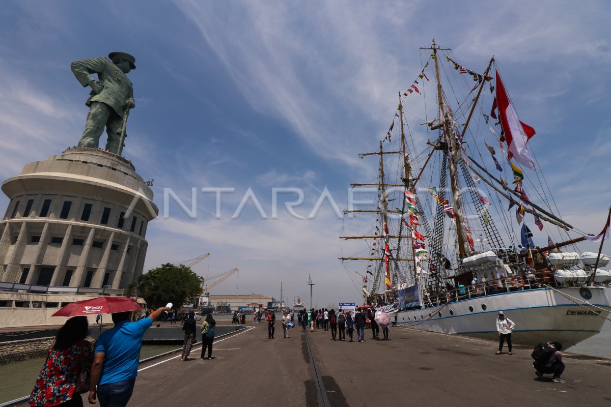 pameran-alutsista-hut-tni-hwws-dom.jpg